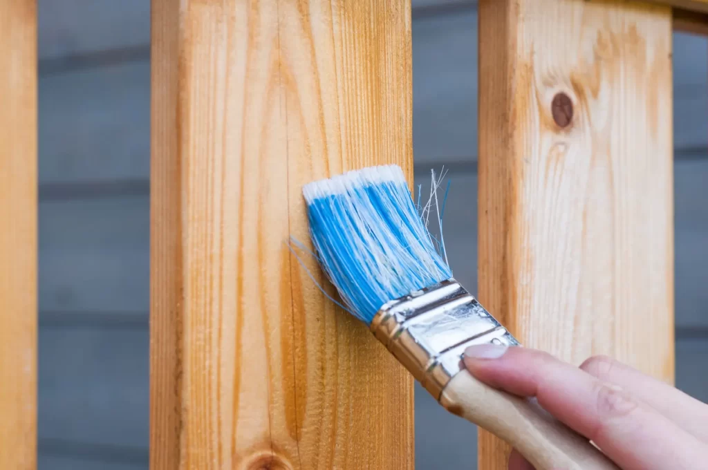 Differences Between Oil and Latex in Exterior Paint 